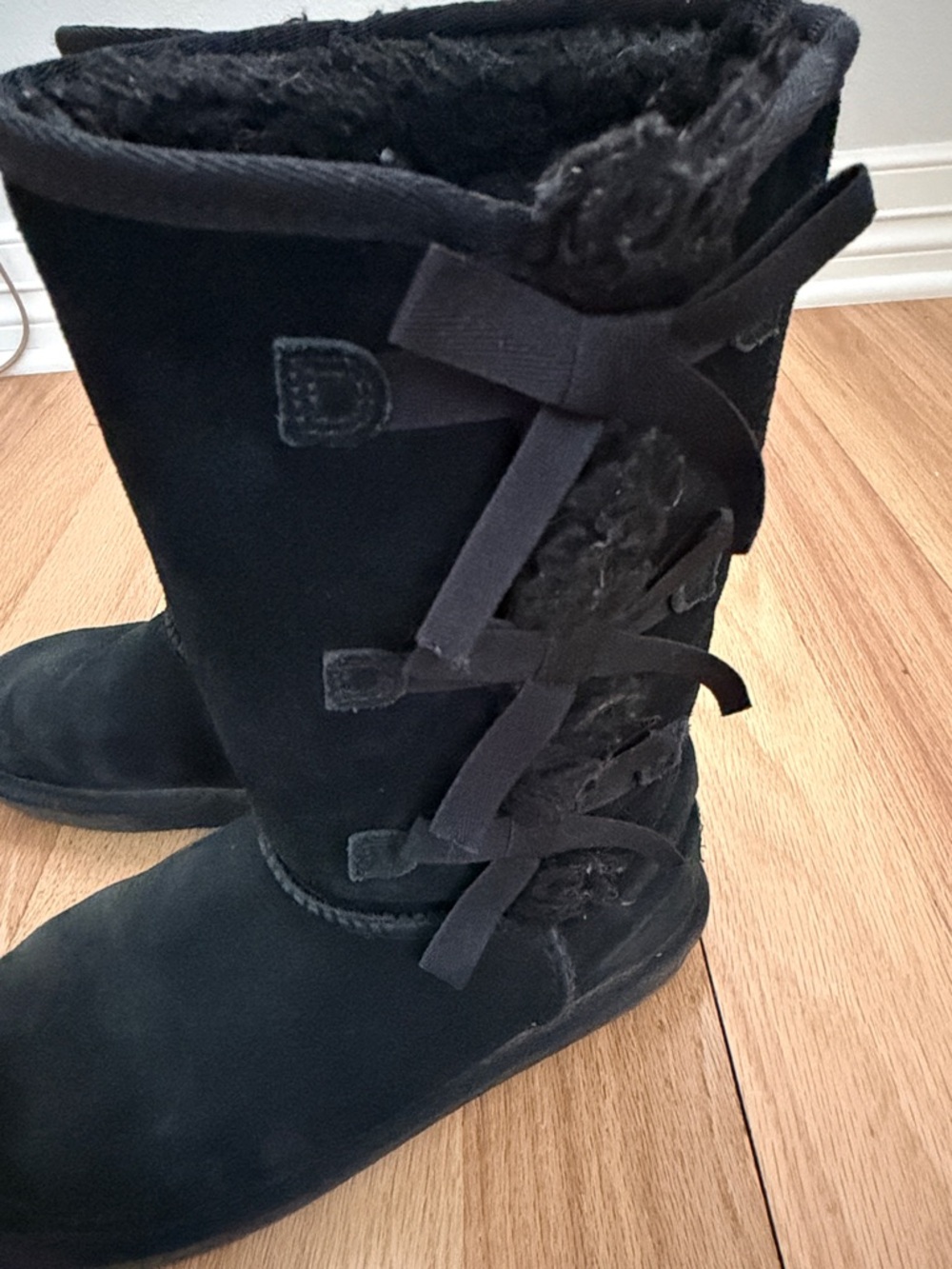 Koolaburra by Ugg Black Suede Tall Heel-Trim Bow Back Boots girls sz 4